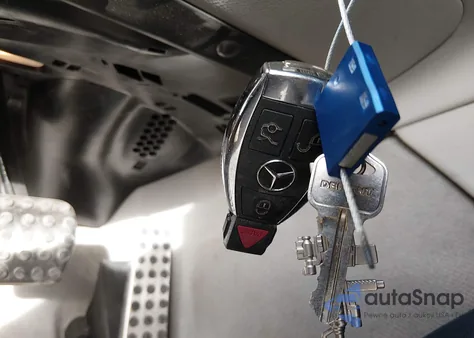 2014 Mercedes-Benz Cls 550 z USA, uszkodzony, nr VIN WDDLJ7DB1EA096744